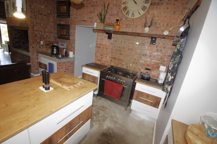 4 Bedroom Property for Sale in Paradise Beach Eastern Cape